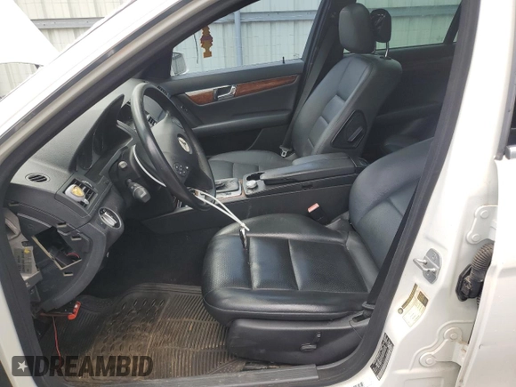 2011 Mercedes-Benz C 300 Sport с VIN WDDGF5EB5BR136844, выставлен на аукционе Copart как лот 63857685 с пробегом Не указан миль и Чистый • Clean title. История ставок и продаж доступна на DreamBid. Изображение 7.