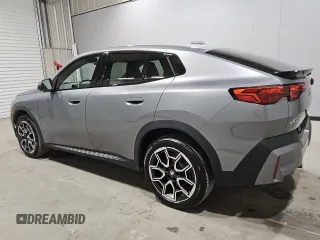 2025 BMW X2 xDrive28i with VIN WBX63GM02S5087526, listed as a Copart auction lot 49742665 with 8,605 mi miles and Clean Title. Bid and sale history available at carsss.com. Image 2.