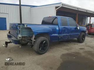 2003 Chevrolet Silverado 1500 LT with VIN 1GCEK19T63Z338683, listed as a Copart auction lot 51068285 with 197,071 mi miles and Salvage Title. Bid and sale history available at DreamBid. Image 3.