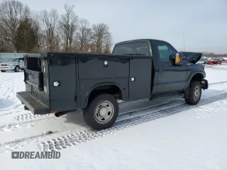 2016 Ford F-350 with VIN 1FDRF3B6XGEC44305, listed as a Copart auction lot 41782615 with 174,301 mi miles and Salvage title. Bid and sale history available at DreamBid. Image 3.