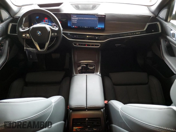 2025 BMW X5 sDrive40i z VIN 5UX13EU05S9W65198, wystawiony jako Copart lot #48498235 z przebiegiem 2 475 mil mil oraz Szkoda całkowita • Salvage title. Historia ofert i sprzedaży dostępna na DreamBid. Obrazek 8.