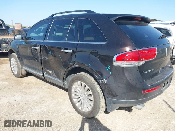 2013 Lincoln MKX z VIN 2LMDJ6JK8DBL28997, wystawiony jako IAAI lot #42061816 z przebiegiem 67 337 mil mil oraz . Historia ofert i sprzedaży dostępna na DreamBid. Obrazek 3.