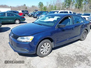 2014 Volkswagen Jetta S z VIN 3VW2K7AJ4EM256582, wystawiony jako IAAI lot #42115329 z przebiegiem 154 096 mil mil oraz . Historia ofert i sprzedaży dostępna na DreamBid. Obrazek 17.