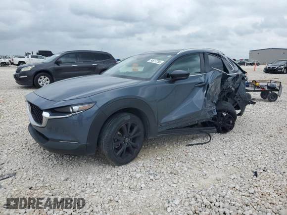 2023 Mazda CX-30 S Carbon Edition z VIN 3MVDMBCM2PM539130, wystawiony jako Copart lot #54817735 z przebiegiem 29 678 mil mil oraz Szkoda całkowita • Salvage title. Historia ofert i sprzedaży dostępna na DreamBid. Obrazek 1.