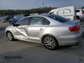 2013 Volkswagen Jetta SE с VIN 3VWDP7AJ1DM251929, выставлен на аукционе Copart как лот 53448185 с пробегом 272 882 миль миль и Списание • Salvage title. История ставок и продаж доступна на DreamBid. Изображение 2.