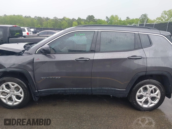 2024 Jeep Compass Latitude with VIN 3C4NJDBNXRT120438, listed as a IAAI auction lot 41972886 with 10,133 mi miles. Bid and sale history available at carsss.com. Image 14.