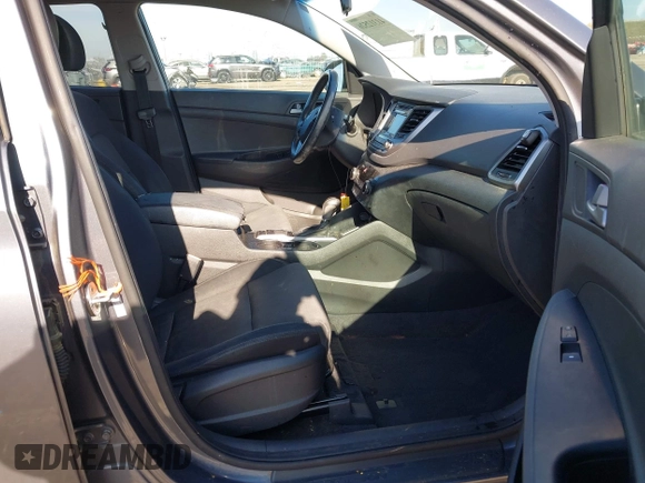 2016 Hyundai Tucson Limited with VIN KM8J33A22GU231834, listed as a IAAI auction lot 41312526 with 117,423 mi miles. Bid and sale history available at carsss.com. Image 5.