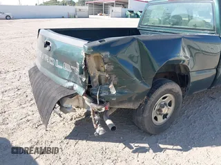 2004 Chevrolet Silverado 1500 LS with VIN 2GCEC19T741274239, listed as a IAAI auction lot 40461498 with 263,905 mi miles. Bid and sale history available at carsss.com. Image 6.