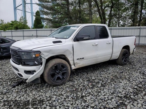 2021 Ram 1500 Big Horn z VIN 1C6SRFBT6MN573722, wystawiony jako Copart lot #56175575 z przebiegiem 141 115 mil mil oraz Szkoda całkowita • Salvage title. Historia ofert i sprzedaży dostępna na DreamBid. Obrazek 1.