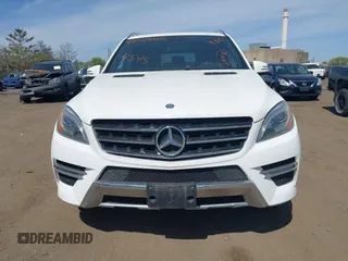2014 Mercedes-Benz M 350 with VIN 4JGDA5HB2EA379792, listed as a IAAI auction lot 42104545 with 148,292 mi miles and . Bid and sale history available at carsss.com. Image 12.