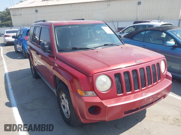 2008 Jeep Patriot Sport with VIN 1J8FT28088D703943, listed as a IAAI auction lot 42738705 with 195,234 mi miles and . Bid and sale history available at DreamBid. Image 1.