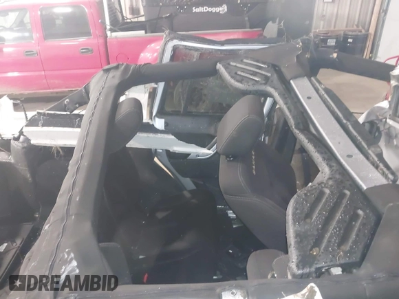 2014 Jeep Wrangler Unlimited Sahara with VIN 1C4BJWEG4EL229284, listed as a IAAI auction lot 40841730 with 1 mi miles. Bid and sale history available at carsss.com. Image 8.