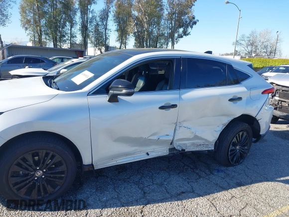 2023 Toyota Venza LE z VIN JTEAAAAH8PJ144374, wystawiony jako IAAI lot #41860924 z przebiegiem 23 281 mil mil oraz . Historia ofert i sprzedaży dostępna na DreamBid. Obrazek 6.