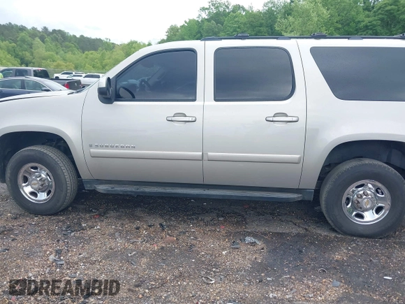 2007 Chevrolet Suburban LT with VIN 3GNGK26K07G303144, listed as a IAAI auction lot 42119779 with 181,852 mi miles and . Bid and sale history available at DreamBid. Image 14.