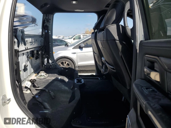 2019 Ram 2500 z VIN 3C6UR4SL2KG640805, wystawiony jako Copart lot #75886914 z przebiegiem 43 427 mil mil oraz Szkoda całkowita • Salvage title. Historia ofert i sprzedaży dostępna na DreamBid. Obrazek 10.