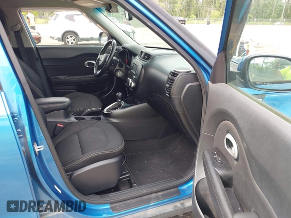2016 Kia Soul + z VIN KNDJP3A5XG7352628, wystawiony jako IAAI lot #42441945 z przebiegiem 107 522 mil mil oraz . Historia ofert i sprzedaży dostępna na DreamBid. Obrazek 5.