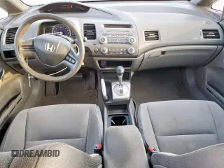 2008 Honda Civic LX z VIN 2HGFA16518H352254, wystawiony jako Copart lot #57336395 z przebiegiem 111 023 mil mil oraz Szkoda całkowita • Salvage title. Historia ofert i sprzedaży dostępna na DreamBid. Obrazek 8.