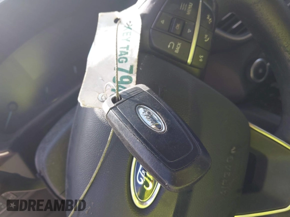 2020 Ford Escape SE z VIN 1FMCU0G67LUA10190, wystawiony jako IAAI lot #42533228 z przebiegiem 135 961 mil mil oraz . Historia ofert i sprzedaży dostępna na DreamBid. Obrazek 11.