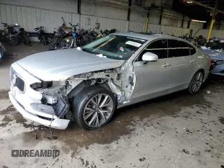 2018 Volvo S90 Momentum with VIN LVY982MK9JP006386, listed as a Copart auction lot 82693644 with 99,097 mi miles and Salvage Title. Bid and sale history available at carsss.com. Image 1.