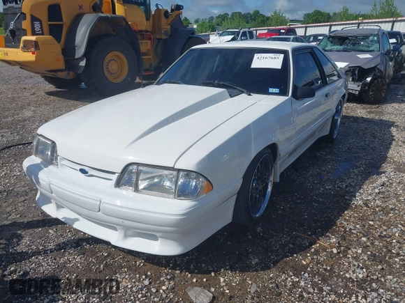1989 Ford Mustang z VIN 1FABP41E1KF170203, wystawiony jako IAAI lot #42167685 z przebiegiem 91 032 mil mil oraz . Historia ofert i sprzedaży dostępna na DreamBid. Obrazek 2.