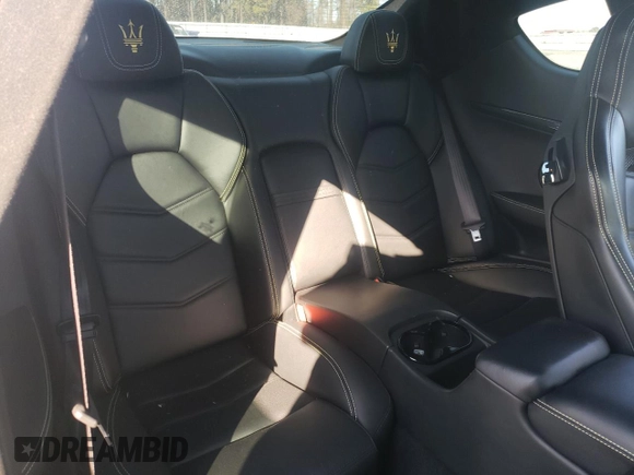 2018 Maserati GranTurismo Sport z VIN ZAM45VLA8J0259434, wystawiony jako Copart lot #48539985 z przebiegiem 29 729 mil mil oraz Szkoda całkowita • Salvage title. Historia ofert i sprzedaży dostępna na DreamBid. Obrazek 10.