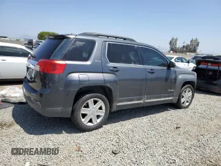 2011 GMC Terrain SLE-2 z VIN 2CTALSEC4B6249281, wystawiony jako Copart lot #57477015 z przebiegiem 152 583 mil mil oraz Szkody całkowita. Historia ofert i sprzedaży dostępna na DreamBid. Obrazek 3.