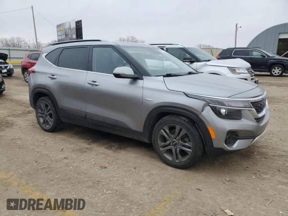 2021 Kia Seltos S z VIN KNDEUCAA3M7043327, wystawiony jako Copart lot #87032464 z przebiegiem 63 926 mil mil oraz Szkoda całkowita • Salvage title. Historia ofert i sprzedaży dostępna na DreamBid. Obrazek 4.