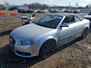 2007 Audi S4 z VIN WUARL48H17K900911, wystawiony jako Copart lot #43045565 z przebiegiem 110 737 mil mil oraz Czysty tytuł • Clean title. Historia ofert i sprzedaży dostępna na DreamBid. Obrazek 1.