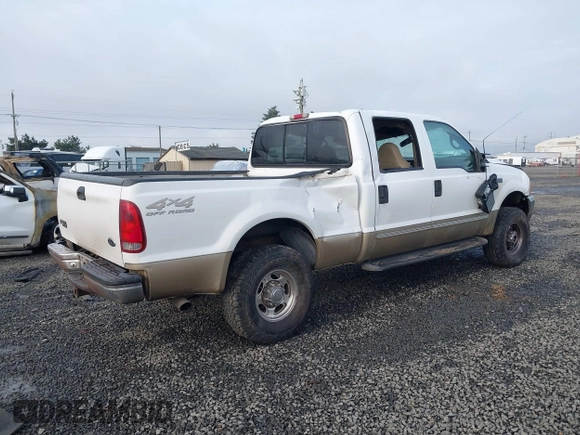 2000 Ford Super Duty F-250 XL with VIN 1FTNW21F8YEA59623, listed as a IAAI auction lot 41263825 with 371,405 mi miles. Bid and sale history available at carsss.com. Image 4.