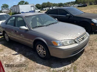 2000 Toyota Camry CE with VIN 4T1BG22K0YU002152, listed as a Copart auction lot 55530965 with 366,513 mi miles and Clean Title. Bid and sale history available at carsss.com. Image 1.