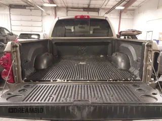 2008 Dodge 2500 SLT z VIN 3D7KS28A48G154445, wystawiony jako IAAI lot #41577967 z przebiegiem 223 161 mil mil oraz . Historia ofert i sprzedaży dostępna na DreamBid. Obrazek 18.