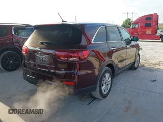 2020 Kia Sorento LX V6 with VIN 5XYPG4A52LG615577, listed as a IAAI auction lot 41865205 with 106,197 mi miles. Bid and sale history available at carsss.com. Image 4.
