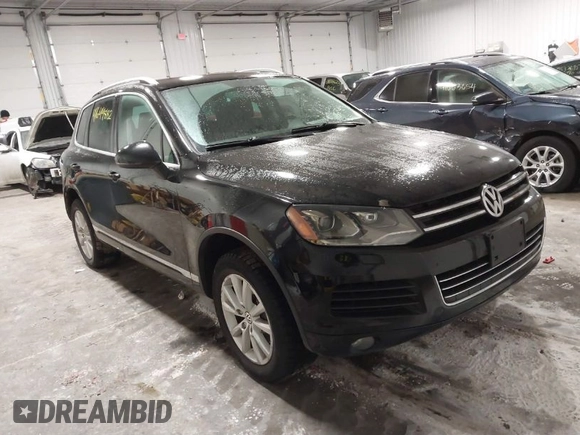 2013 Volkswagen Touareg Exec с VIN WVGEF9BP9DD004013, выставлен на аукционе IAAI как лот 41644882 с пробегом 148 096 миль миль и . История ставок и продаж доступна на DreamBid. Изображение 1.