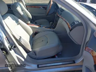 2006 Mercedes-Benz E-Class 3.5L with VIN WDBUF56J06A737827, listed as a IAAI auction lot 41748739 with 197,843 mi miles. Bid and sale history available at carsss.com. Image 5.
