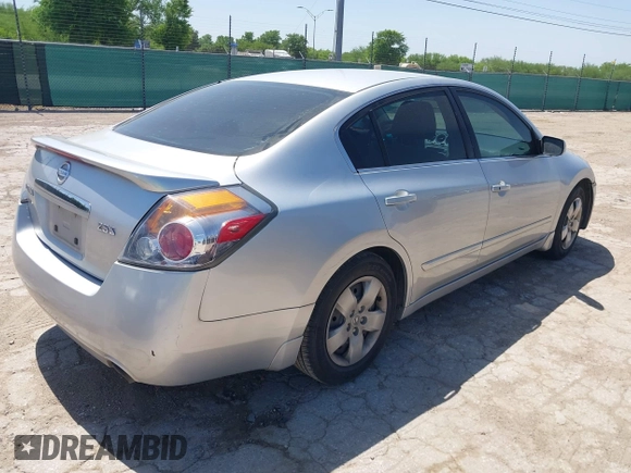 2007 Nissan Altima 2.5 with VIN 1N4AL21E17C154782, listed as a IAAI auction lot 42093605 with 142,591 mi miles. Bid and sale history available at carsss.com. Image 4.
