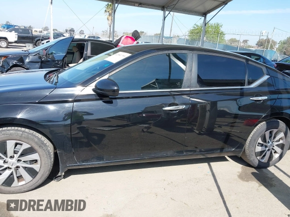 2019 Nissan Altima S with VIN 1N4BL4BV0KN323816, listed as a IAAI auction lot 42081799 with 117,230 mi miles and . Bid and sale history available at carsss.com. Image 15.