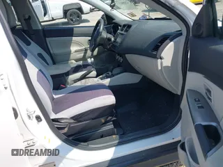 2018 Mitsubishi Outlander ES z VIN JA4AP3AU9JU023316, wystawiony jako IAAI lot #42496213 z przebiegiem 24 772 mil mil oraz . Historia ofert i sprzedaży dostępna na DreamBid. Obrazek 5.