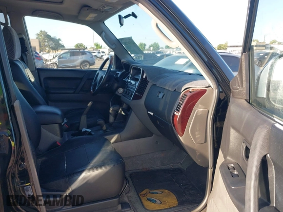 2001 Mitsubishi Montero Limited z VIN JA4MW51R61J034539, wystawiony jako IAAI lot #42336255 z przebiegiem 266 938 mil mil oraz . Historia ofert i sprzedaży dostępna na DreamBid. Obrazek 5.