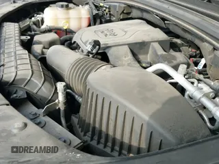 2022 Jeep Grand Cherokee Summit Reserve z VIN 1C4RJHET3N8517808, wystawiony jako IAAI lot #41115019 z przebiegiem 35 984 mil mil oraz . Historia ofert i sprzedaży dostępna na DreamBid. Obrazek 19.