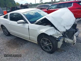2013 Ford Mustang V6 with VIN 1ZVBP8AM8D5260415, listed as a IAAI auction lot 40332516 with 200,953 mi miles and . Bid and sale history available at DreamBid. Image 1.