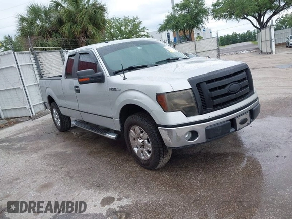 2009 Ford F-150 STX with VIN 1FTRX12859FA89537, listed as a IAAI auction lot 41907796 with 381,603 mi miles. Bid and sale history available at carsss.com. Image 1.