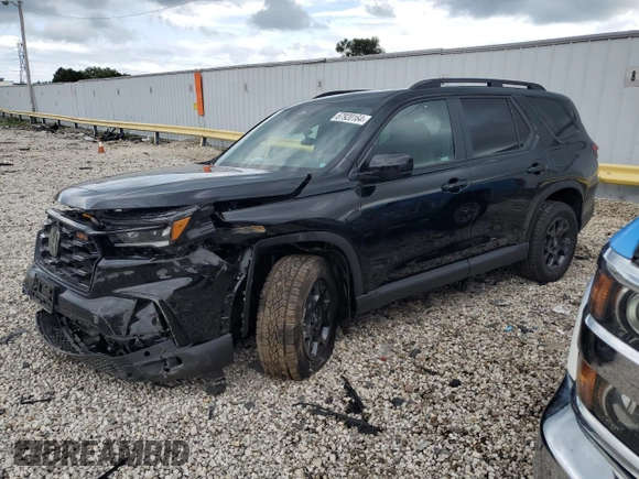 2024 Honda Pilot TrailSport with VIN 5FNYG1H61RB041362, listed as a Copart auction lot 67920164 with 5,511 mi miles and Salvage Title. Bid and sale history available at carsss.com. Image 1.