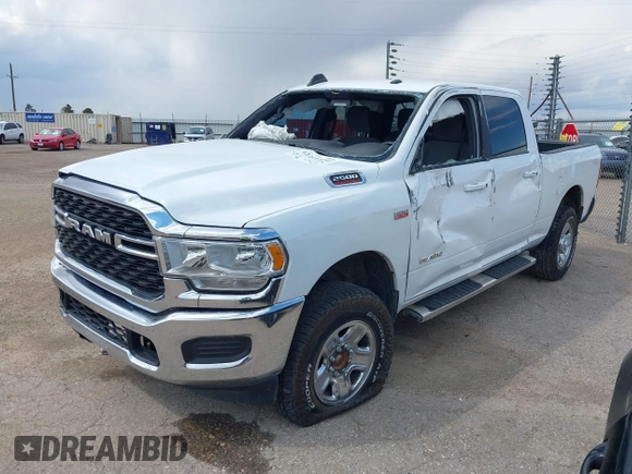2022 Ram 2500 Big Horn с VIN 3C6UR5DJ4NG119915, выставлен на аукционе IAAI как лот 42206890 с пробегом 77 269 миль миль и . История ставок и продаж доступна на DreamBid. Изображение 2.