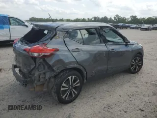 2019 Nissan Kicks S z VIN 3N1CP5CU3KL547941, wystawiony jako Copart lot #55298245 z przebiegiem 136 714 mil mil oraz Szkoda całkowita • Salvage title. Historia ofert i sprzedaży dostępna na DreamBid. Obrazek 3.
