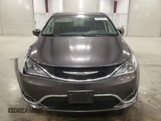 2017 Chrysler Pacifica Touring L with VIN 2C4RC1BG3HR788868, listed as a Copart auction lot 55672855 with 94,092 mi miles and Clean Title. Bid and sale history available at DreamBid. Image 5.