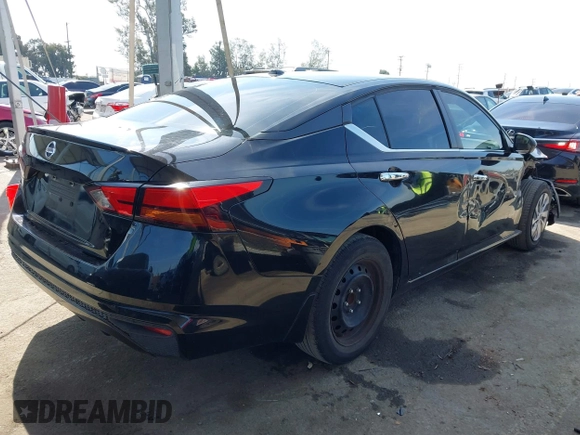 2019 Nissan Altima S with VIN 1N4BL4BV0KN323816, listed as a IAAI auction lot 42081799 with 117,230 mi miles and . Bid and sale history available at carsss.com. Image 4.