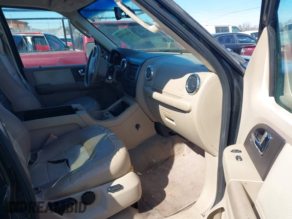 2006 Ford Expedition Eddie Bauer with VIN 1FMPU18586LA99064, listed as a IAAI auction lot 41641468 with 202,171 mi miles and . Bid and sale history available at DreamBid. Image 5.
