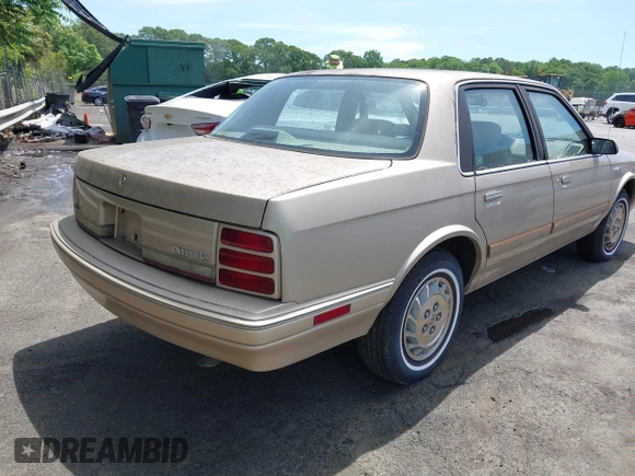 1995 Oldsmobile Cutlass Ciera SL with VIN 1G3AJ55M4S6365467, listed as a IAAI auction lot 42183782 with 105,044 mi miles and . Bid and sale history available at DreamBid. Image 4.