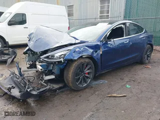 2018 Tesla Model 3 Long Range Battery with VIN 5YJ3E1EB2JF180275, listed as a IAAI auction lot 41196064 with 110,535 mi miles. Bid and sale history available at carsss.com. Image 19.