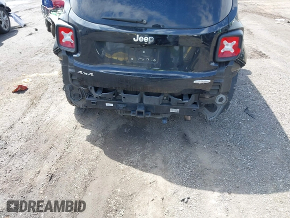 2015 Jeep Renegade Latitude with VIN ZACCJBBT0FPB73676, listed as a IAAI auction lot 42032879 with 121,953 mi miles. Bid and sale history available at carsss.com. Image 17.